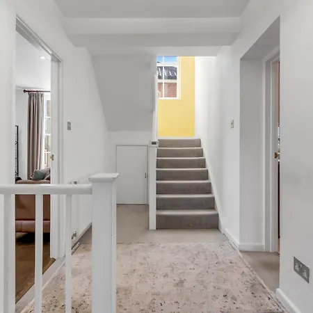 2-bed Near Norwich Riverside Διαμέρισμα *