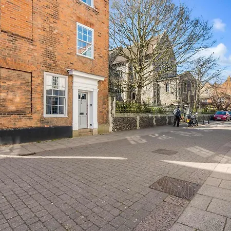 2-bed Near Norwich Riverside Apartment