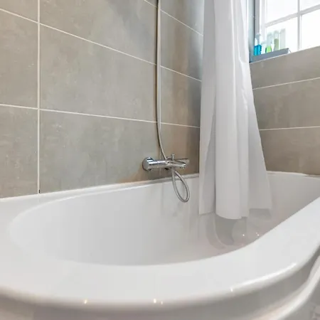 2-bed Near Norwich Riverside Apartment *