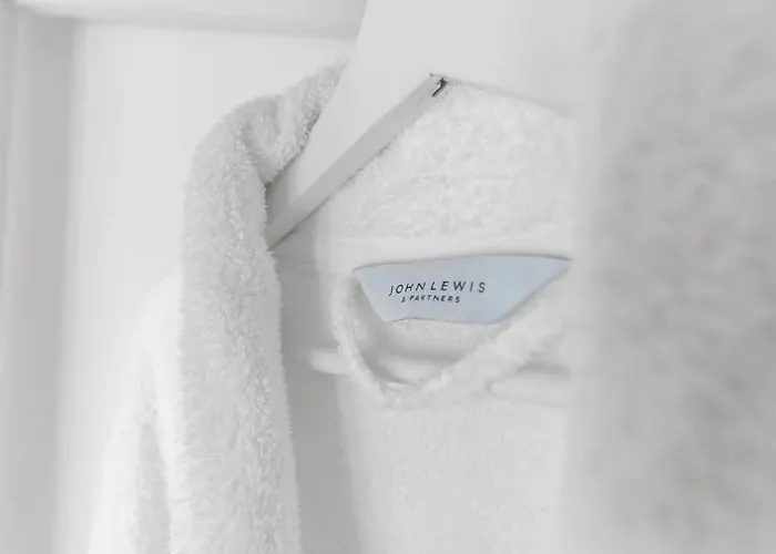 2-bed Near Norwich Riverside * Ringland