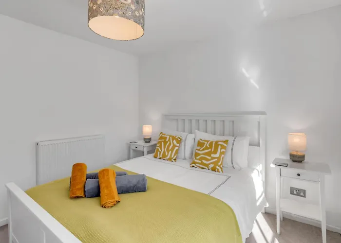 2-bed Near Norwich Riverside Apartment *