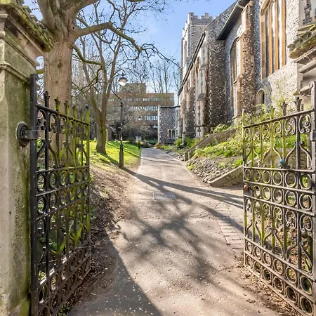 2-bed Near Norwich Riverside