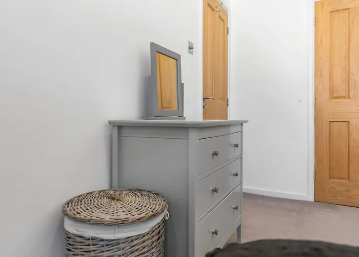 2-bed Near Norwich Riverside شقة Ringland