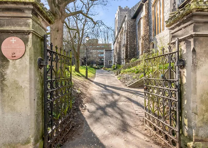 2-bed Near Norwich Riverside