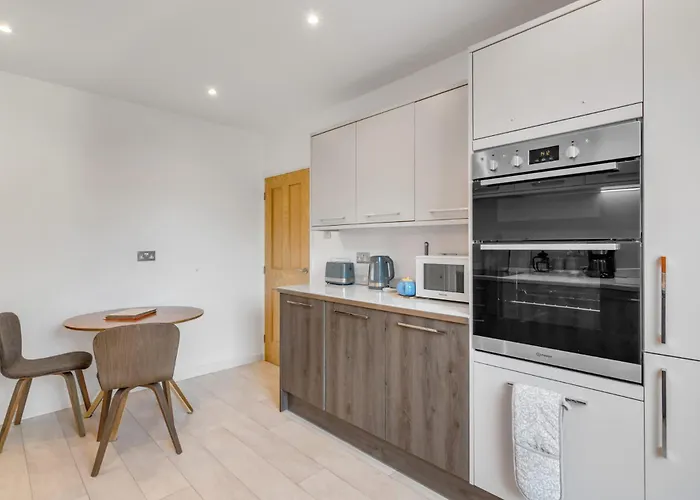 2-bed Near Norwich Riverside *